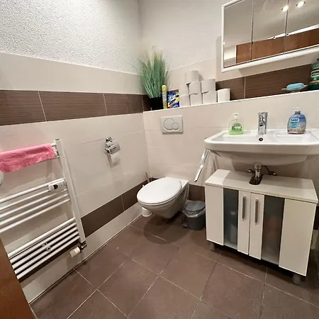 Gemuetlich, Charmantes 빌린겐슈베닝겐